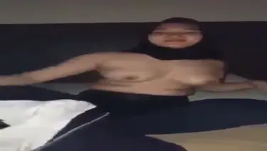 Bisikan Mesra Buka Baju Di Depan Pacar Sange Berat poster