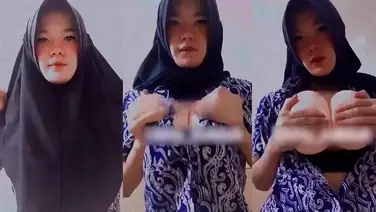 Bokep Jilbab Ukhty Nabilah Remas Toket Gede poster
