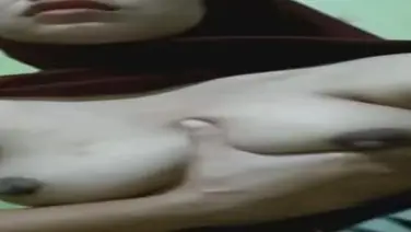 Kaka Jilbab Coklat VC poster